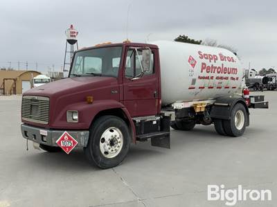 2001 Freightliner FL70 2,800-Gal Propane Fuel Tanker Truck