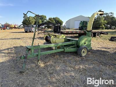 John Deere 38 Pull-Type Forage Harvester