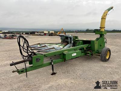 1992 John Deere 3970 Pull-Type Forage Harvester