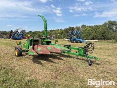 John Deere 3975 Pull-Type Forage Harvester