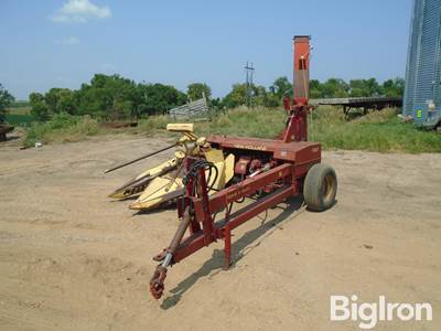 New Holland 782 Silage Chopper 2R 36" Corn Head