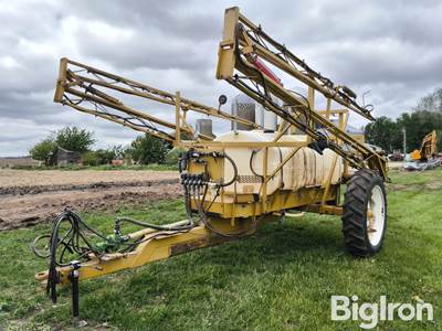 Ag-Chem 1000-80-90 Pull-Type Sprayer