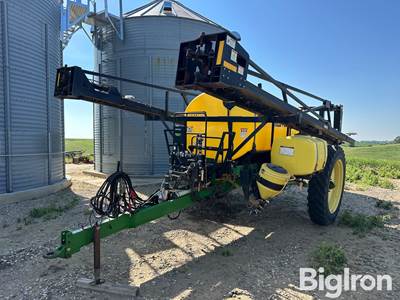 Bestway Field-Pro IV Pull-Type Sprayer w/Auto Boom Height Control