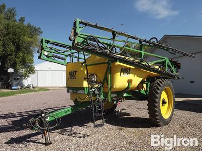 Fast 9518 Pull-Type Sprayer