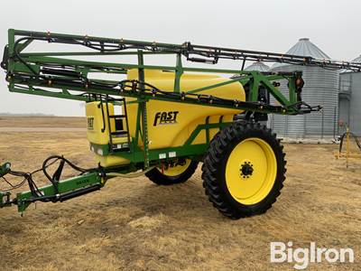 Fast 9612E Pull-Type Sprayer