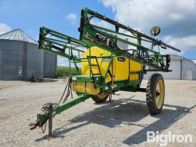 Fast 1,250-Gal 90' Pull-Type Sprayer