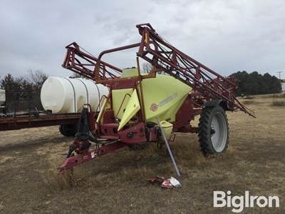 Hardi Navigator 4000 Pull-Type Sprayer