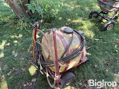 Kuker Pull-Type 25-Gal Sprayer