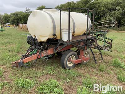 Kuker 750-Gal Pull-Type Sprayer w/60’ Boom