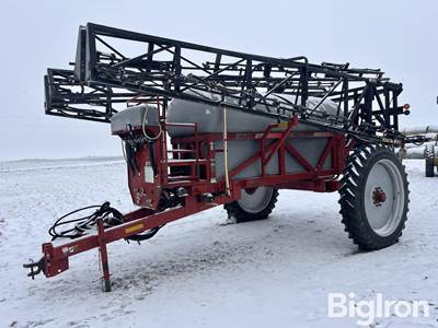 Redball 670 Pull-Type Sprayer