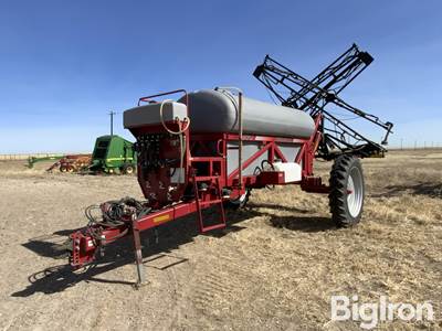 Redball 670 60’ Boom Pull Type Sprayer
