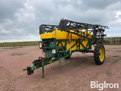 Redball 670 Pull-Type Sprayer