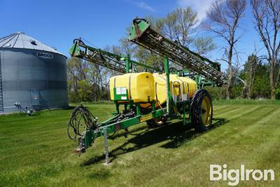 Summers Ultimate NT 90' 1000-Gal Pull-Type Sprayer