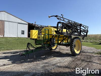 2026 Top Air 1,100-Gal Pull-Type Sprayer