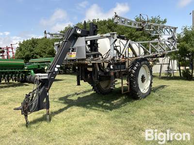 Wylie 1250-Gal Pull-Type Sprayer