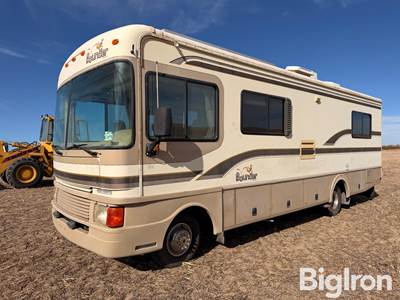 1997 Ford Fleetwood Bounder S/A Motor Home