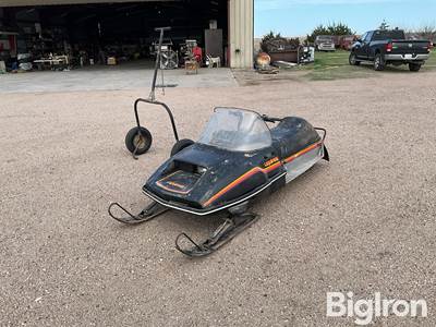 1984 John Deere 440 Liquifire Snowmobile