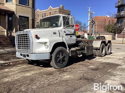 1986 Ford 9000 Roll-Off Truck