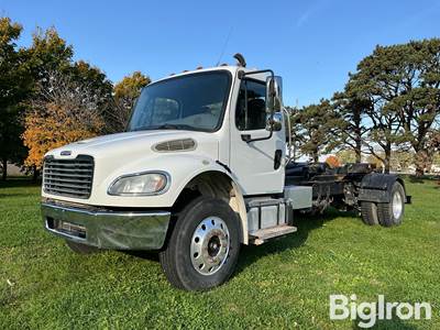 2014 Freightliner M2-106 S/A Roll-Off Truck w/Stellar Hooklift