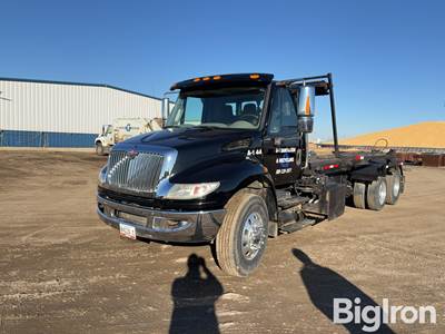 2012 International 4300 T/A Roll Off Truck