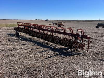 International 300 30' Rotary Hoe