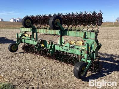 John Deere 400 30' Flat Fold Rotary Hoe