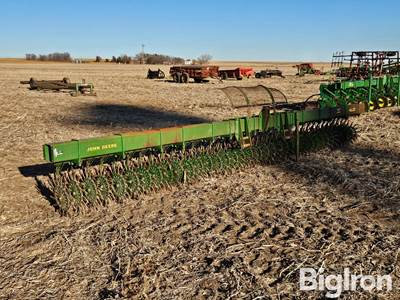 John Deere 400 3-Pt Rotary Hoe