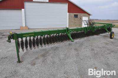 John Deere 400 30' Rotary Hoe