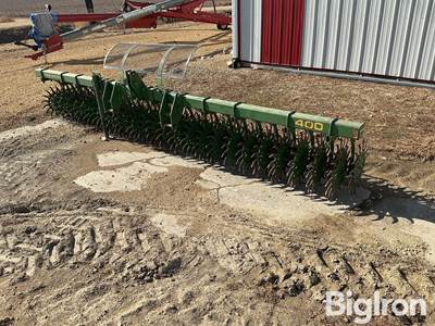 John Deere 400 15’ 6R30 3-Pt Rotary Hoe