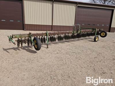 John Deere 400 32' Rotary Hoe
