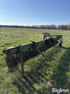 John Deere 400 3-Pt Rotary Hoe