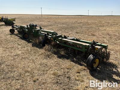 John Deere 400 30' Rotary Hoe