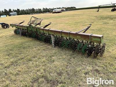 John Deere 400 3-Pt Rotary Hoe