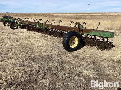 John Deere E0400 30' Rotary Hoe