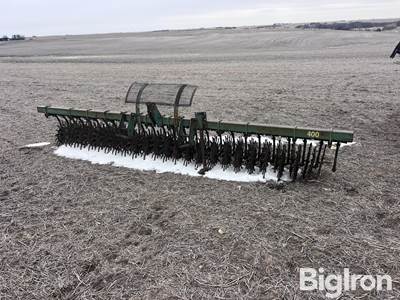 John Deere E0400 Rotary Hoe