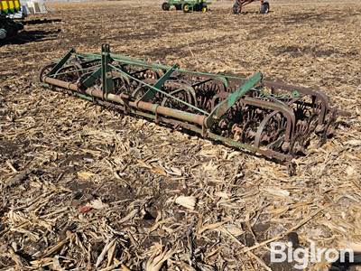 John Deere 3-Pt Rotary Hoe