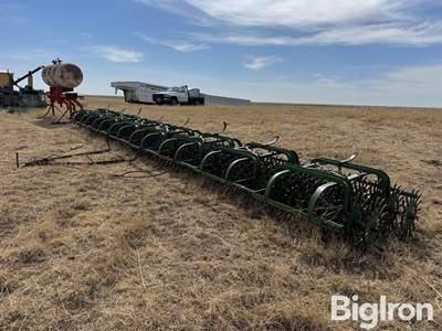 John Deere Pull-Type Rotary Hoe