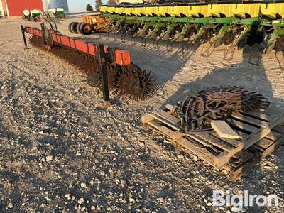 M&W 1828 3-pt rotary hoe