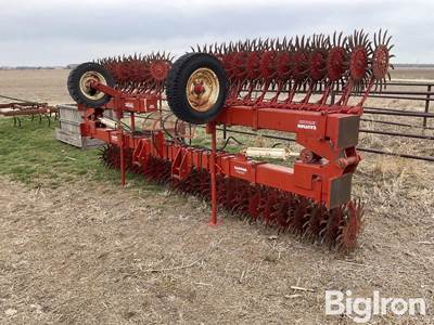 Yetter 3530 30' Rotary Hoe