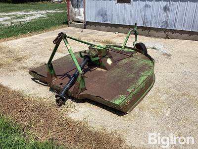 John Deere SNE0 307 73” 3-Pt Shredder