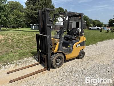 Cat P3000 Forklift