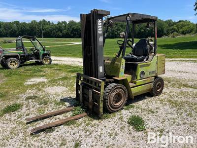 Clark GPX25 Forklift