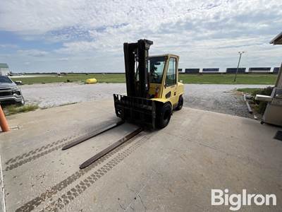 Hyster H110XM Enclosed Rough Terrain Forklift