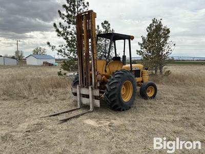 John Deere 380 Rough Terrain Forklift