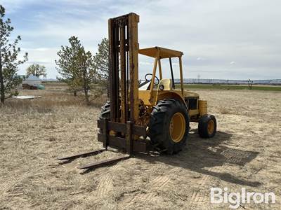 John Deere 480 Rough Terrain Forklift