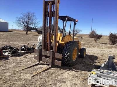 1970 John Deere JD480-B Rough Terrain Forklift