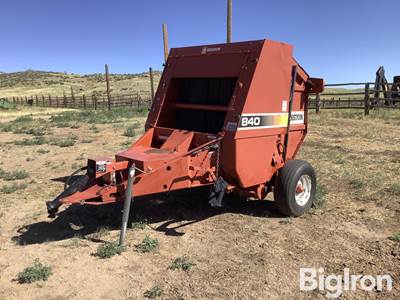 Hesston 840 Round Baler