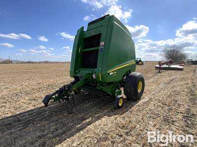 John Deere 469 4x6 Small Round Baler
