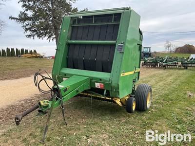 John Deere 530 Round Baler