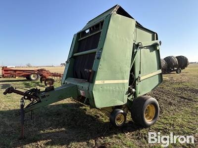 John Deere 530 Round Baler